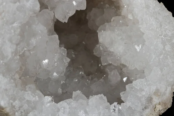 Makro mineral taş kuvars Jeod siyah arka plan — Stok fotoğraf