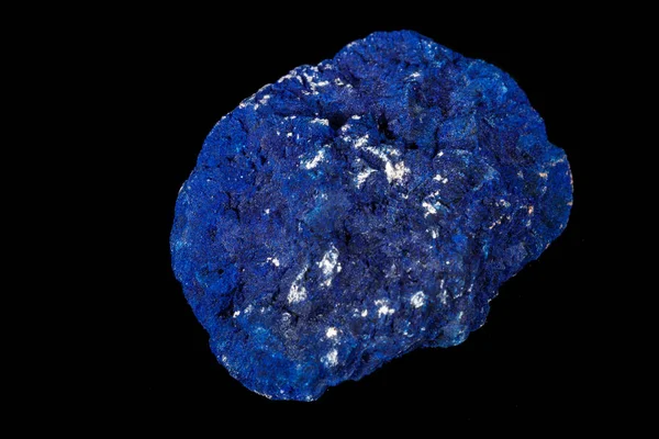 Macro piedra mineral Azurita en limo contra fondo negro — Foto de Stock
