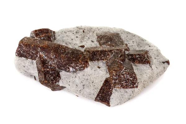Macro pierre minérale Staurolite sur fond blanc — Photo