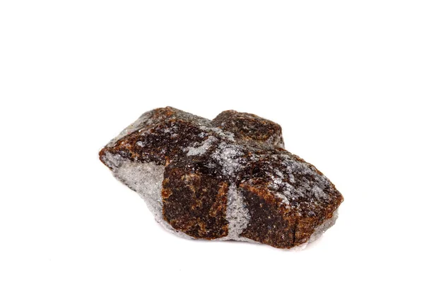 Makro ásványi kő Staurolite fehér alapon — Stock Fotó