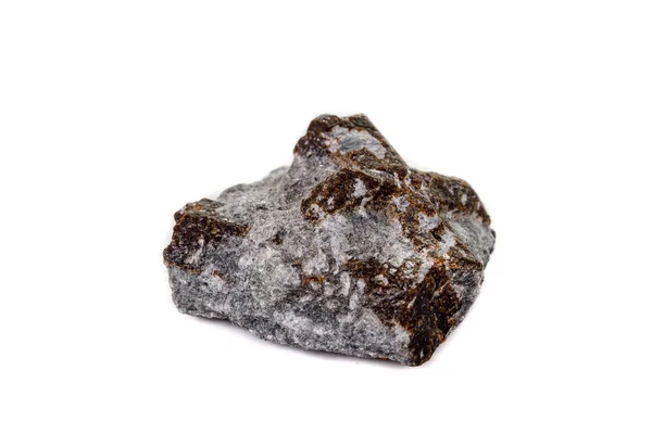 Pedra mineral macro Staurolite em um fundo branco — Fotografia de Stock