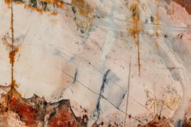 Makro siyah arka plan üzerinde mineral jasper taş