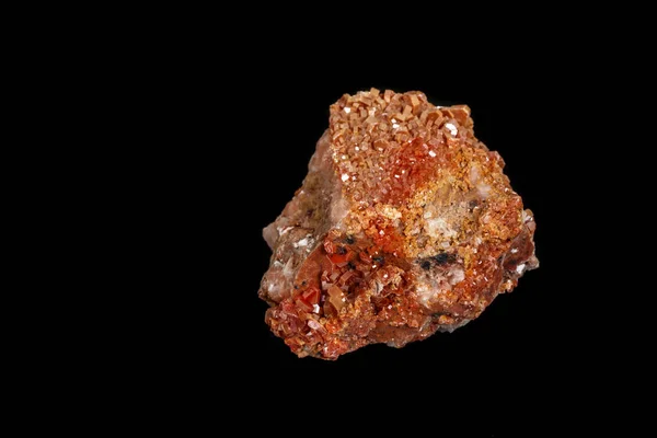 Μακροεντολή ορυκτή πέτρα βαναδινίτη σε μαύρο φόντο — Φωτογραφία Αρχείου
