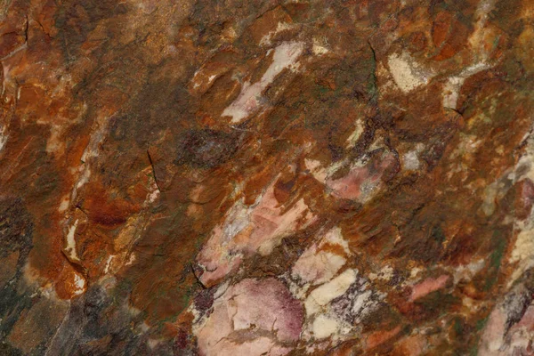 宏观石头矿物 jasper 在黑色背景 — 图库照片