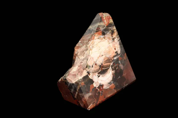 Makro siyah arka plan üzerinde mineral jasper taş — Stok fotoğraf