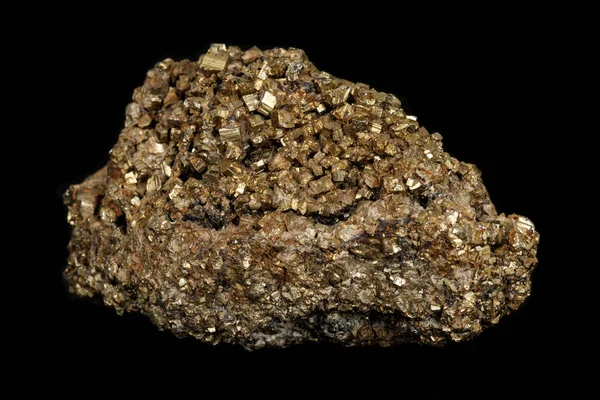 Pedra mineral Macro Pyrite sobre um fundo preto — Fotografia de Stock
