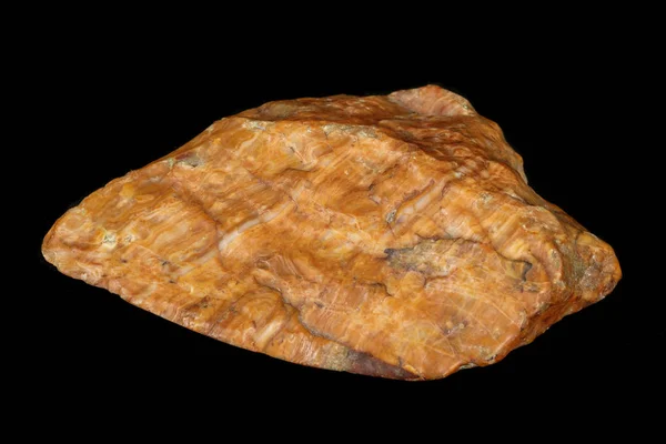 Macro pedra ágata mineral sobre um fundo preto — Fotografia de Stock