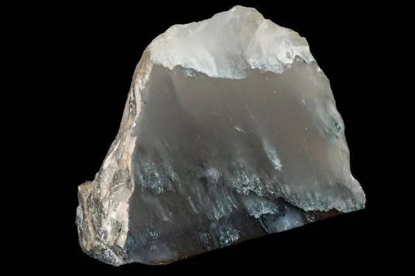 Macro pietra minerale quarzo fumé su sfondo nero — Foto Stock