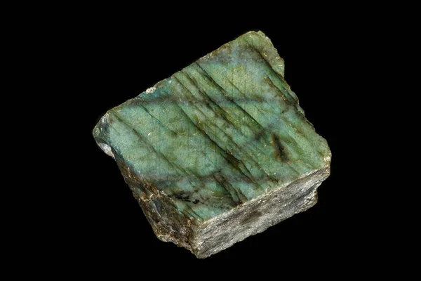 Makro siyah bir zemin üzerine taş Labrador mineral — Stok fotoğraf