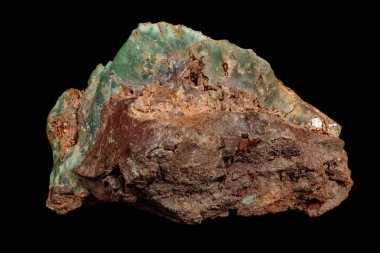 Makro bir siyah arka plan üzerine bir taş Chrysoprase maden