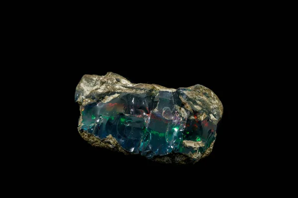 Makro Kamień Mineralne Opal Skale Czarnym Tle Bliska — Zdjęcie stockowe