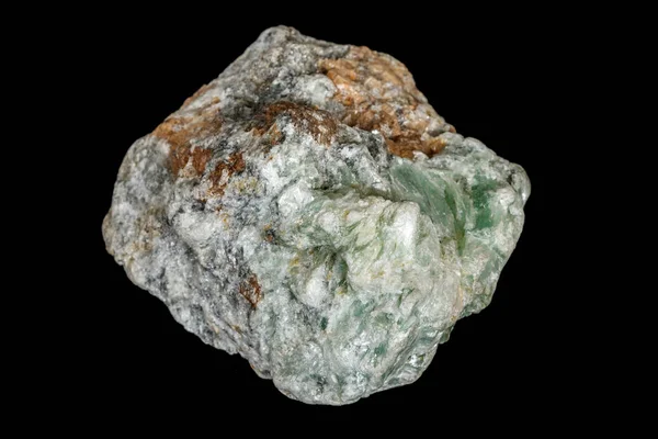 Närbild av en sten Talk mineral på svart bakgrund — Stockfoto