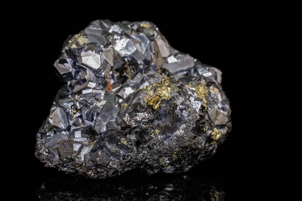 Makro kamień mineralne Galena na czarnym tle — Zdjęcie stockowe