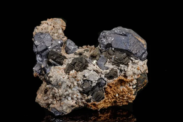 Makro sten mineral Galena på svart bakgrund — Stockfoto