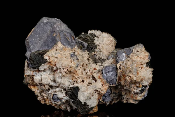 Makro Taş mineral Galena siyah bir arka plan — Stok fotoğraf