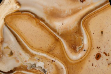 Makro Taş mineral flint siyah bir zemin üzerine