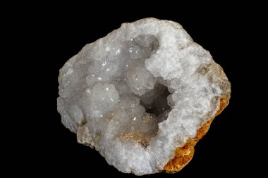 Makro Taş mineral quartz komik siyah arka plan üzerine