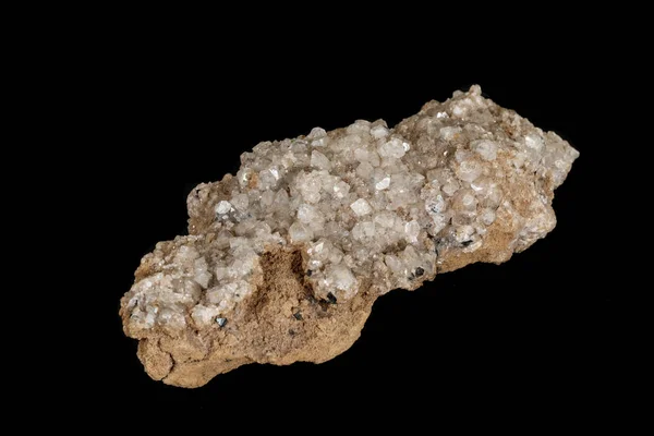 Makrostein-Apophyllit-Mineral mit Ilvait auf schwarzem Hintergrund — Stockfoto