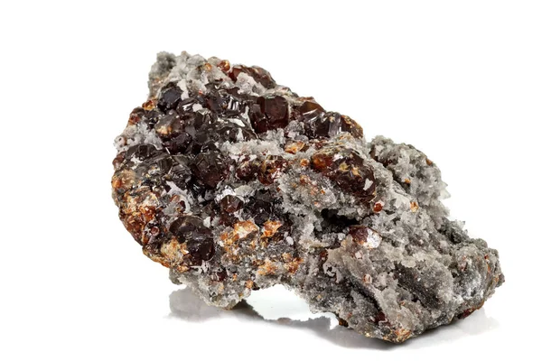 Macro pedra mineral Sphalerite sobre um fundo branco — Fotografia de Stock