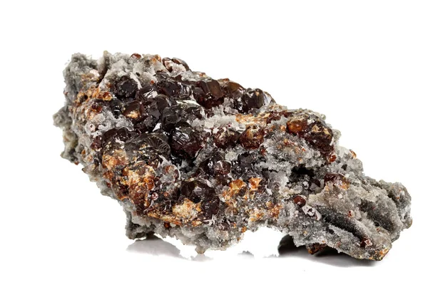 Makro sten mineral Sphalerite på en vit bakgrund — Stockfoto