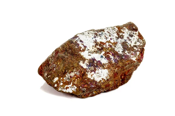 Makrostein Bornit Mineral auf weißem Hintergrund — Stockfoto