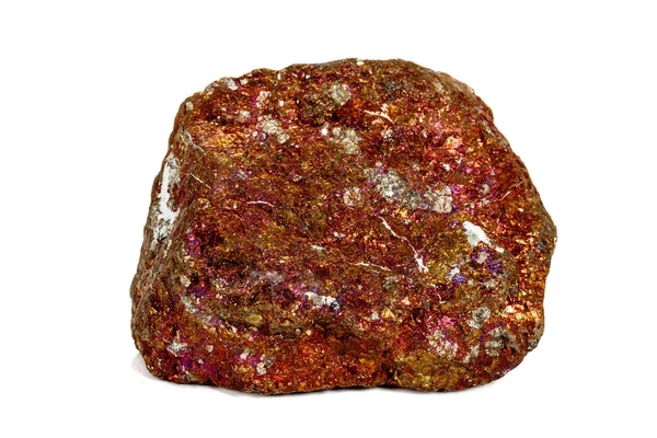 Beyaz arka planda makro taş Bornite mineral — Stok fotoğraf