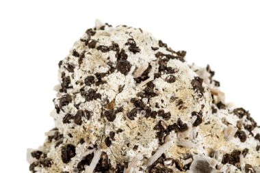 Makro taş beyaz arka planda kaya pirit mineral 