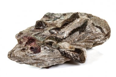 Beyaz bir arka planda rock makro taş Garnet mineral 