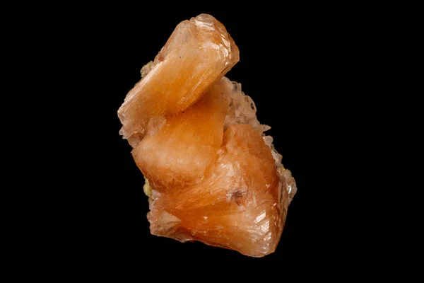 Macro pedra Apophyllite mineral sobre fundo preto — Fotografia de Stock