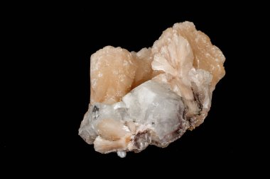 Beyaz siyah üzerinde makro taş albite mineral ikap