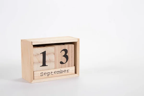 Holzkalender 13. September auf weißem Hintergrund — Stockfoto