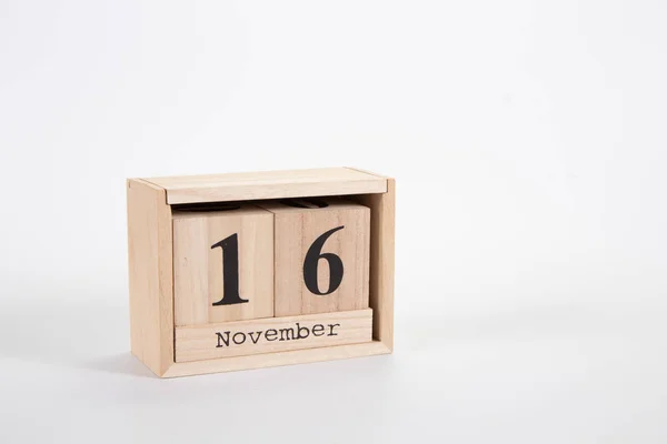 Holzkalender 16. November auf weißem Hintergrund — Stockfoto