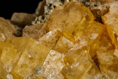 Makro taş florit maden siyah arka plan üzerine