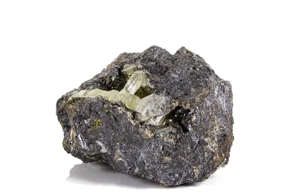Macro pierre Apatite minérale sur fond blanc — Photo