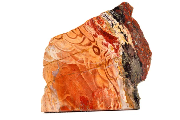 Makrostein Jaspis Mineral auf weißem Hintergrund — Stockfoto