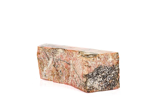 Beyaz arka plan üzerinde makro taş Rhodonitmineral — Stok fotoğraf