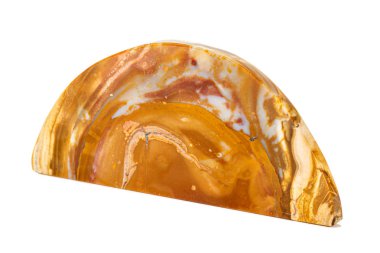 Beyaz arka planda makro taş Flint mineral