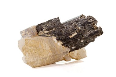 Beyaz b üzerinde bir taş volframit mineral kuvars florit makro