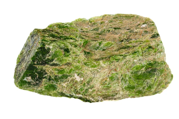 Makro Diopside Minerální kámen na bílém pozadí — Stock fotografie