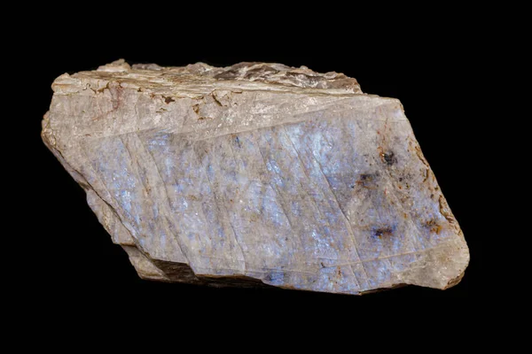 Macro di una pietra minerale di Pietra di Luna su uno sfondo nero — Foto Stock