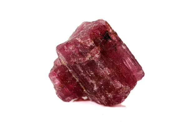 Makro Tourmaline kamień mineralny na białym tle — Zdjęcie stockowe