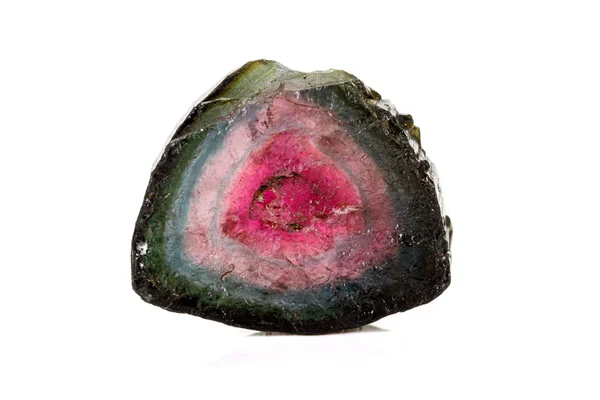 Macro Tourmaline mineral Stone på vit bakgrund — Stockfoto