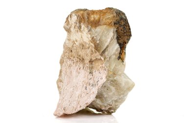 Beyaz arka plan üzerinde makro taş Hemimorfit minerali