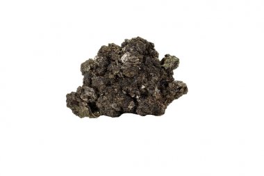 Beyaz arka plan üzerinde makro taş Stannite minerali 