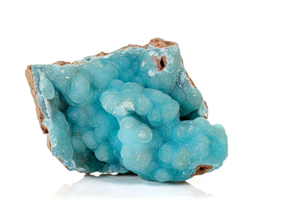 Beyaz sırt üzerinde mikrocline makro pembe Smithsonite mineral taş