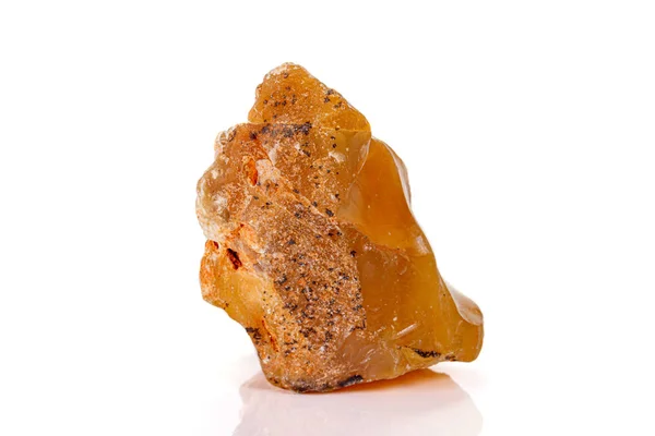 Makrostein Hyalit Mineral Opal auf weißem Hintergrund — Stockfoto