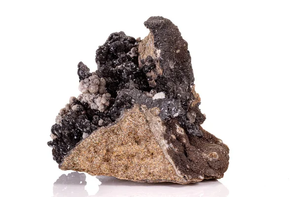 Macro pedra groutite mineral sobre fundo branco — Fotografia de Stock