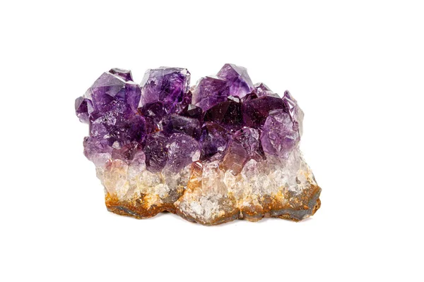 Amethyst Crystal Druse makro ásványi fehér háttér — Stock Fotó