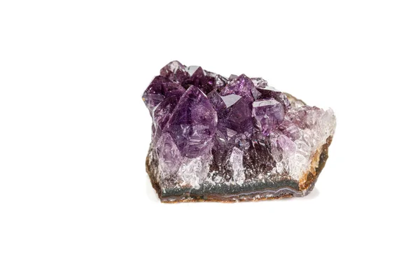 Ametist Crystal Druse makro mineral beyaz arka plan üzerinde — Stok fotoğraf