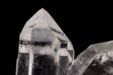 Makro mineral taş rhinestone, siyah backgrou üzerinde kaya kristali